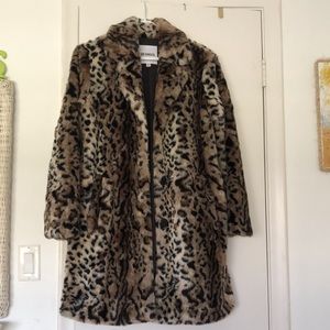 🆕Listing!🌺BB Dakota Faux Fur Coat🌺